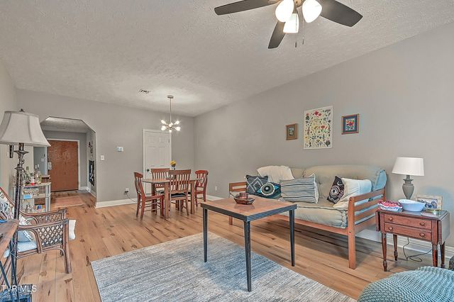 701 West Locust Street Apt 31, Johnson City, TN 37604