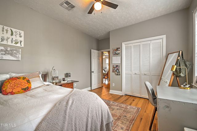 701 West Locust Street Apt 31, Johnson City, TN 37604
