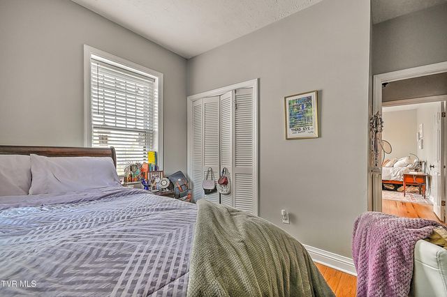 701 West Locust Street Apt 31, Johnson City, TN 37604