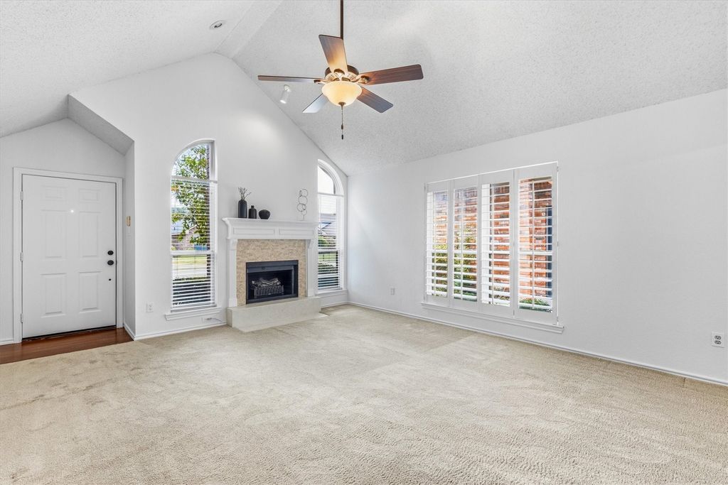 2031 Greenview Drive A, Carrollton, TX 75010 — photo 3