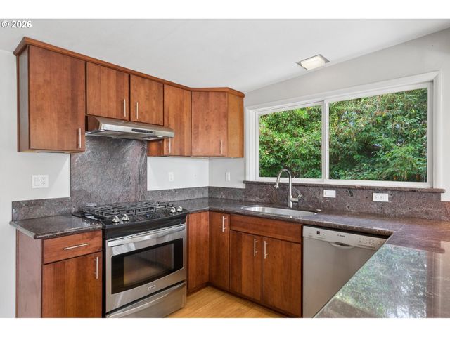 10435 Sw 63RD Dr, Portland, OR 97219