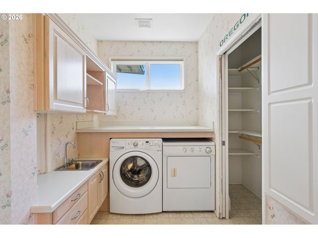 10435 Sw 63RD Dr, Portland, OR 97219