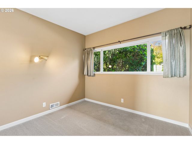 10435 Sw 63RD Dr, Portland, OR 97219