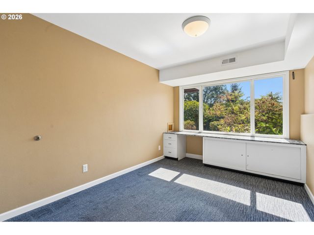 10435 Sw 63RD Dr, Portland, OR 97219