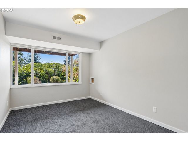10435 Sw 63RD Dr, Portland, OR 97219