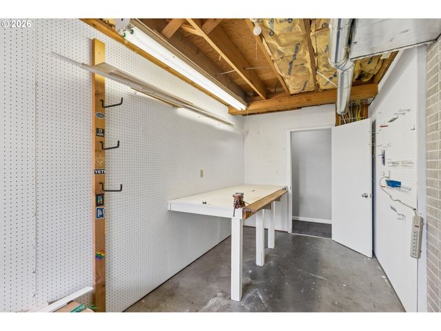 10435 Sw 63RD Dr, Portland, OR 97219