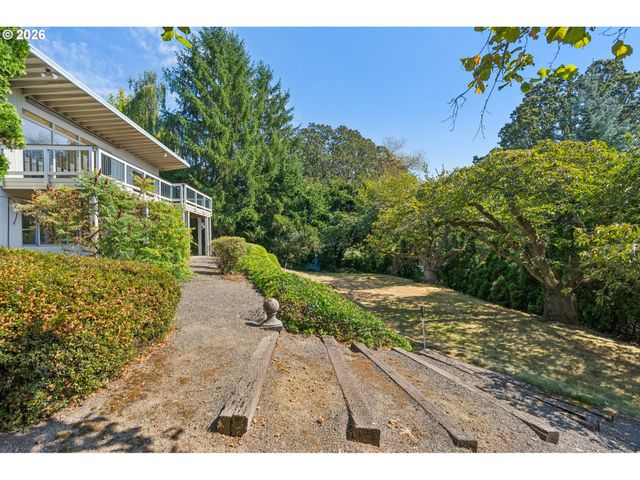 10435 Sw 63RD Dr, Portland, OR 97219