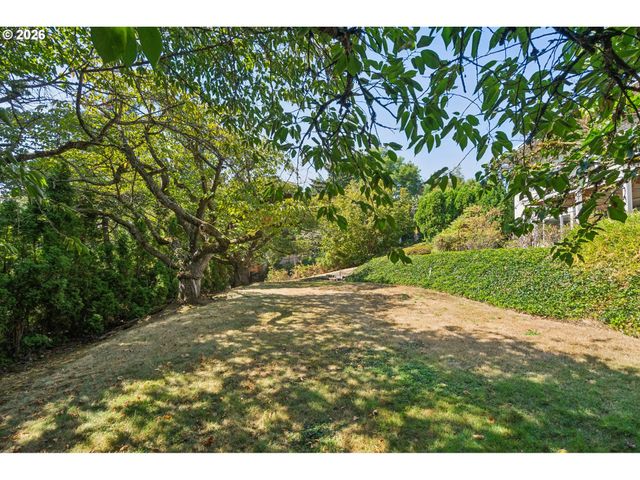 10435 Sw 63RD Dr, Portland, OR 97219