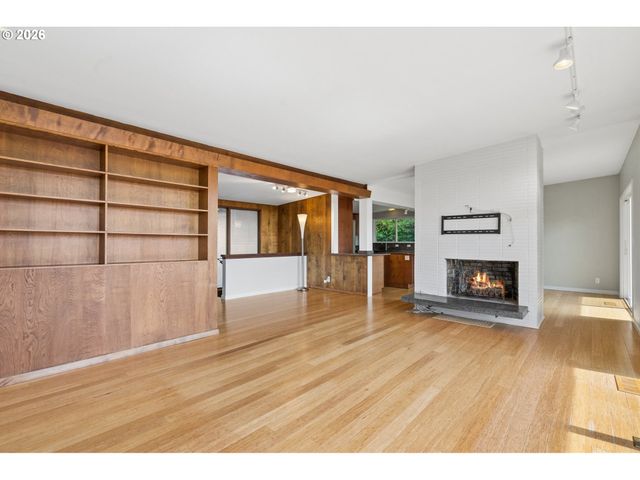 10435 Sw 63RD Dr, Portland, OR 97219