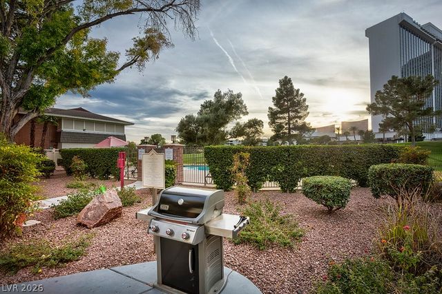 650 Oakmont Avenue 2111, Las Vegas, NV 89109