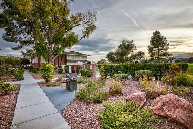 650 Oakmont Avenue 2111, Las Vegas, NV 89109