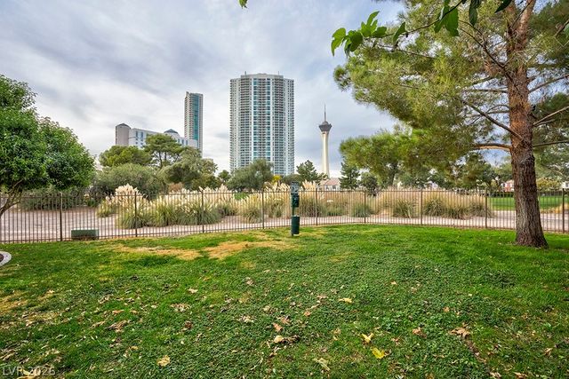650 Oakmont Avenue 2111, Las Vegas, NV 89109