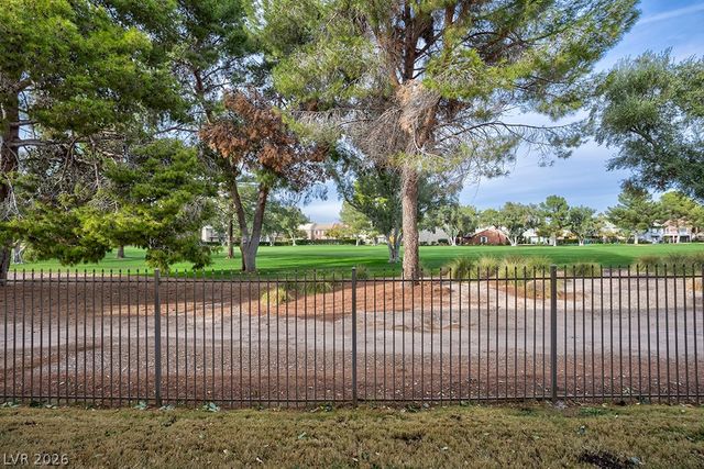 650 Oakmont Avenue 2111, Las Vegas, NV 89109