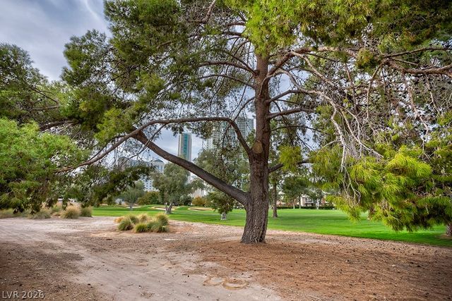 650 Oakmont Avenue 2111, Las Vegas, NV 89109