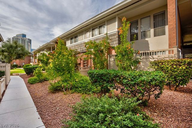 650 Oakmont Avenue 2111, Las Vegas, NV 89109
