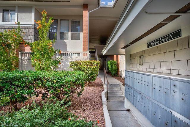 650 Oakmont Avenue 2111, Las Vegas, NV 89109