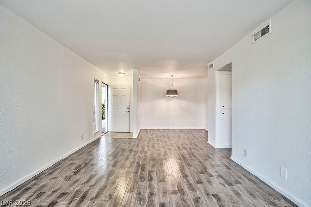 650 Oakmont Avenue 2111, Las Vegas, NV 89109