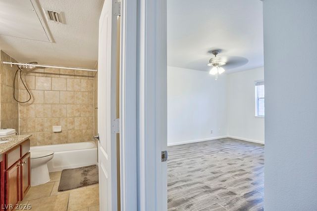 650 Oakmont Avenue 2111, Las Vegas, NV 89109