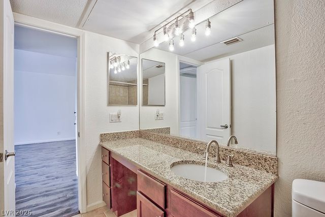 650 Oakmont Avenue 2111, Las Vegas, NV 89109