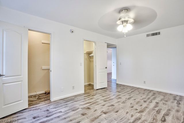 650 Oakmont Avenue 2111, Las Vegas, NV 89109