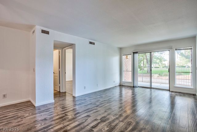 650 Oakmont Avenue 2111, Las Vegas, NV 89109