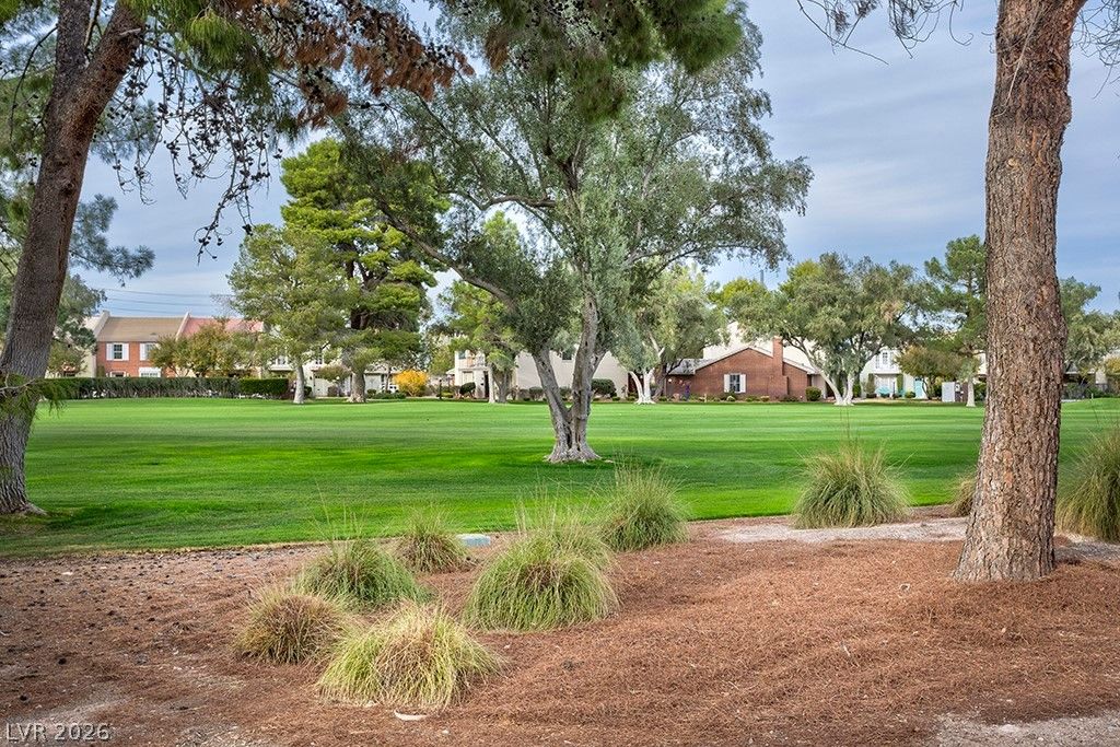 650 Oakmont Avenue 2111, Las Vegas, NV 89109