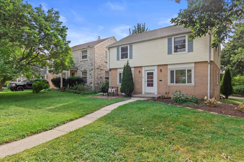 5873 N Santa Monica BOULEVARD, Whitefish Bay, WI 53217