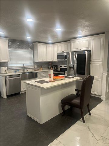 7100 SCRUBOAK LANE, Orlando, FL 32818