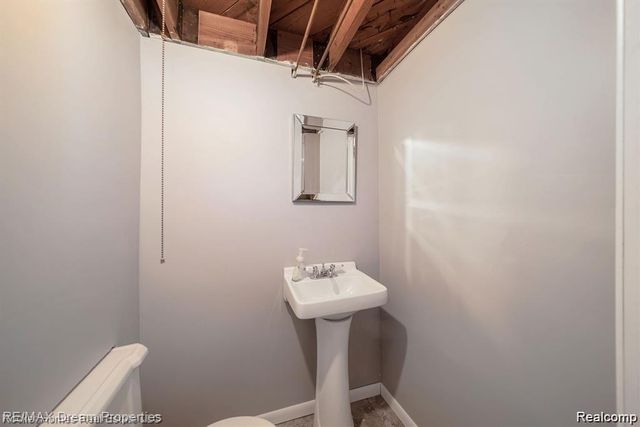 1803 N Connecticut Avenue, Royal Oak, MI 48073
