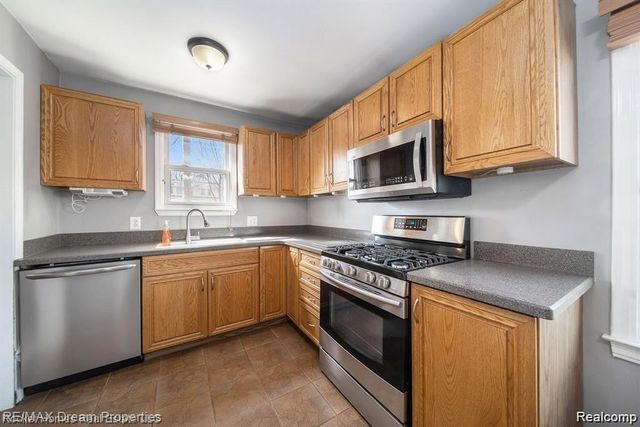 1803 N Connecticut Avenue, Royal Oak, MI 48073