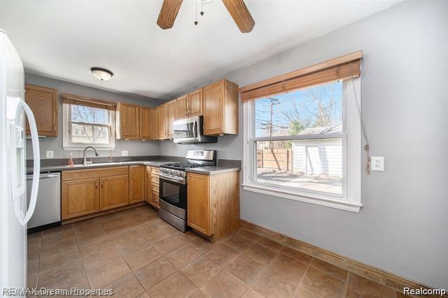 1803 N Connecticut Avenue, Royal Oak, MI 48073