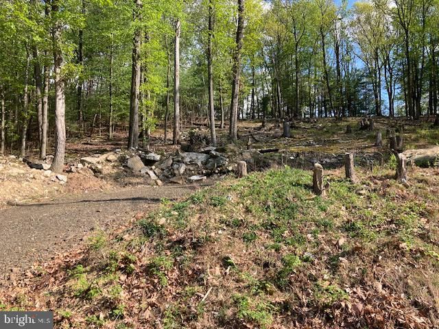 2464 PAPOOSE DRIVE, Auburn, PA 17922
