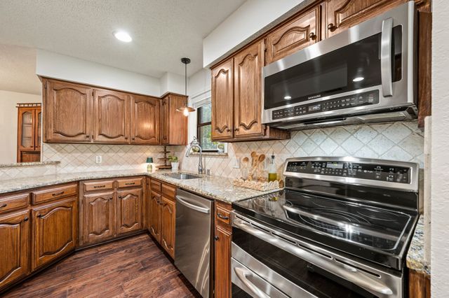 1312 Circle Lane, Bedford, TX 76022