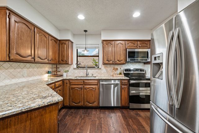 1312 Circle Lane, Bedford, TX 76022