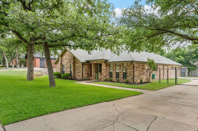 1312 Circle Lane, Bedford, TX 76022