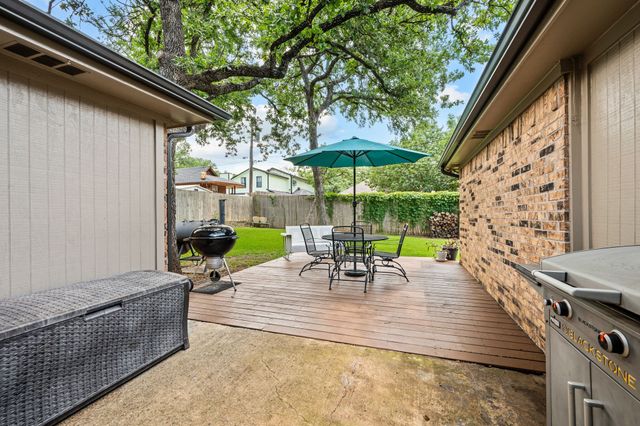 1312 Circle Lane, Bedford, TX 76022