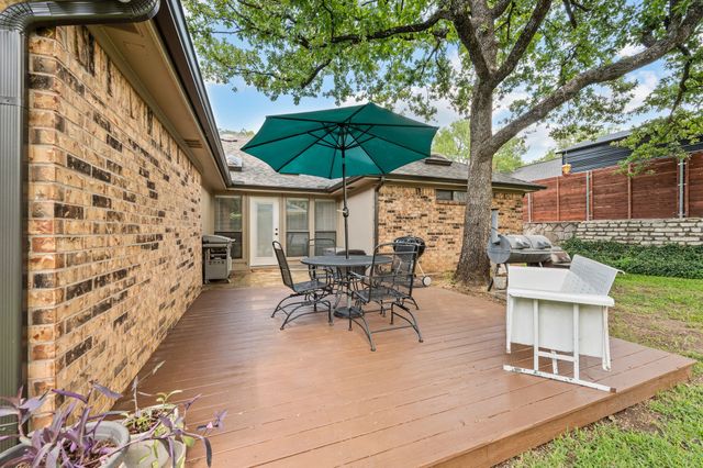 1312 Circle Lane, Bedford, TX 76022