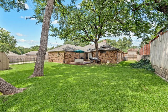 1312 Circle Lane, Bedford, TX 76022