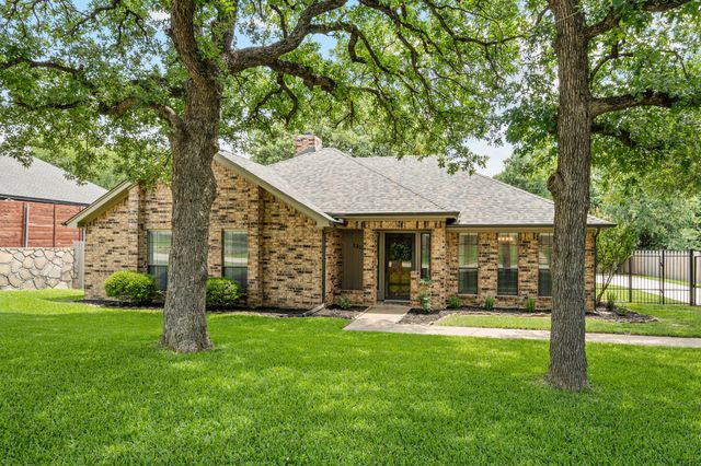 1312 Circle Lane, Bedford, TX 76022