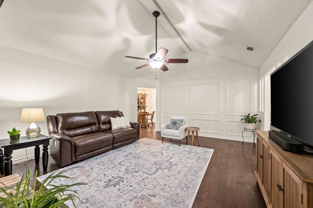 1312 Circle Lane, Bedford, TX 76022
