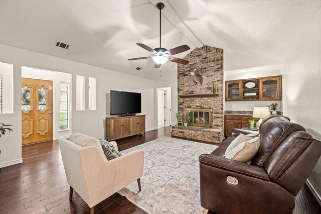 1312 Circle Lane, Bedford, TX 76022