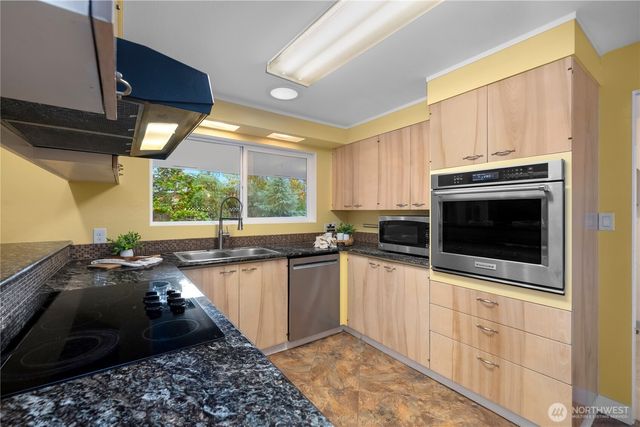 7113 5th Avenue SE, Lacey, WA 98503