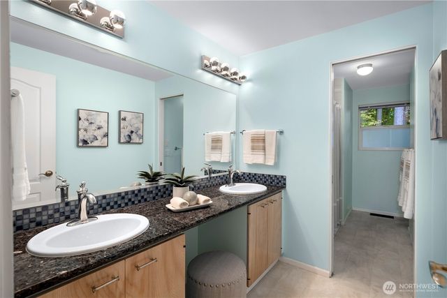 7113 5th Avenue SE, Lacey, WA 98503