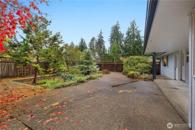 7113 5th Avenue SE, Lacey, WA 98503