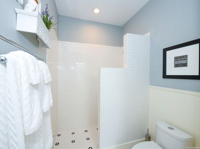 947 W Agarita, San Antonio, TX 78201