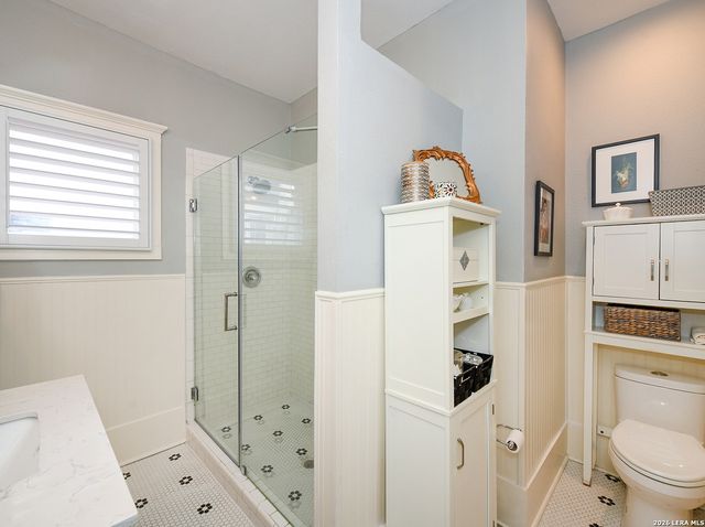 947 W Agarita, San Antonio, TX 78201