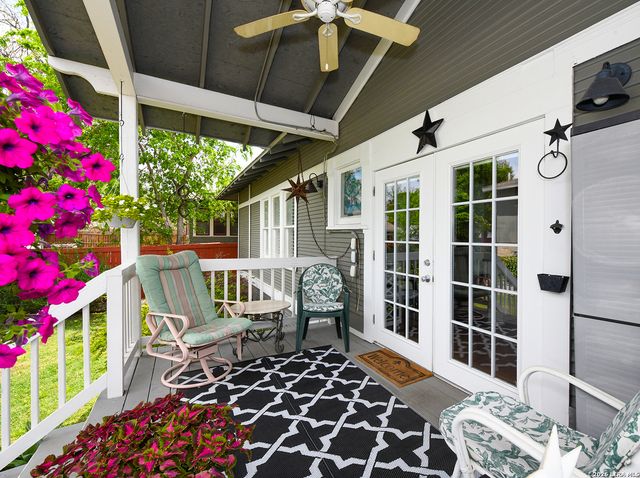 947 W Agarita, San Antonio, TX 78201