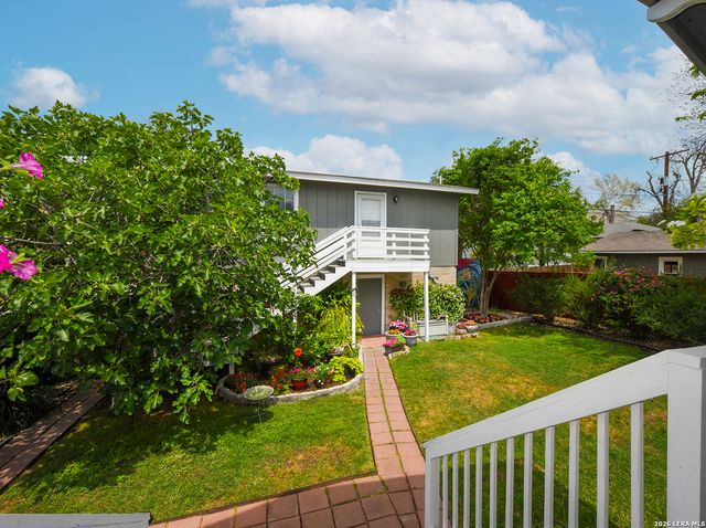 947 W Agarita, San Antonio, TX 78201