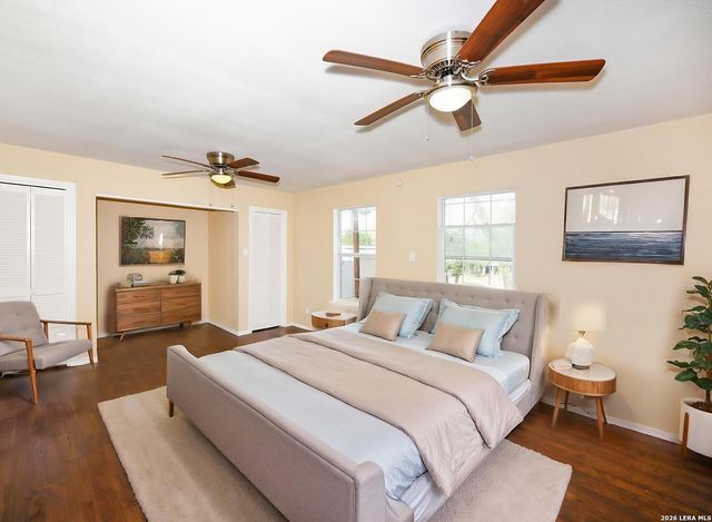 947 W Agarita, San Antonio, TX 78201