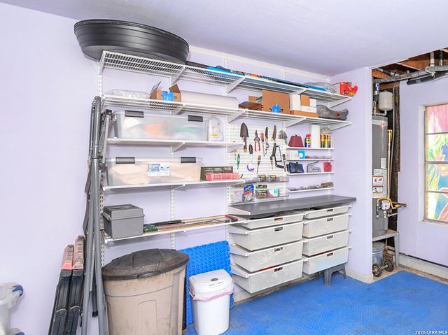 947 W Agarita, San Antonio, TX 78201